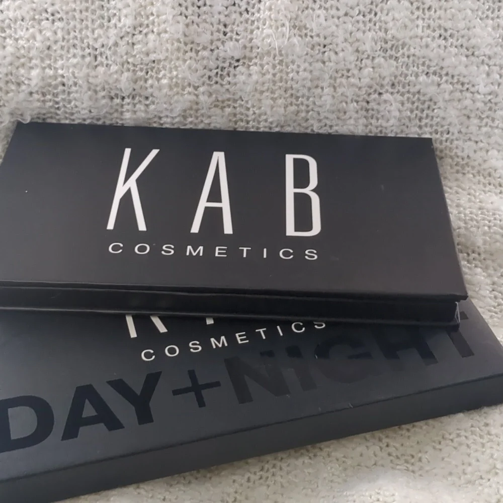 KAB Day + Night Eyeshadow Palette, 21.6g/0.76oz